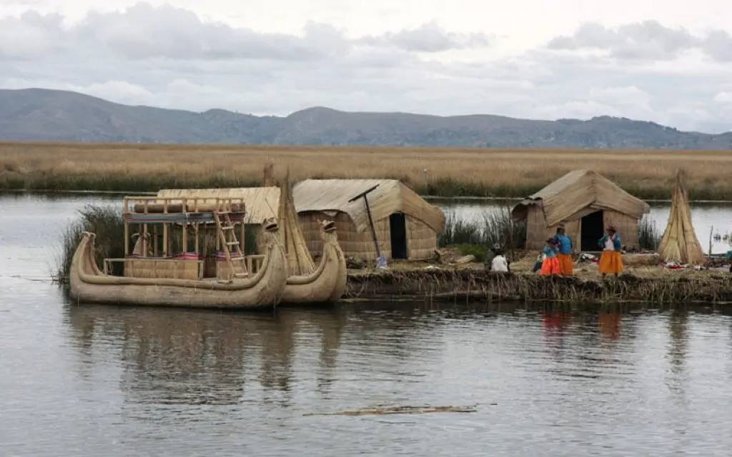 Naviguez sur le Lac Titicaca
