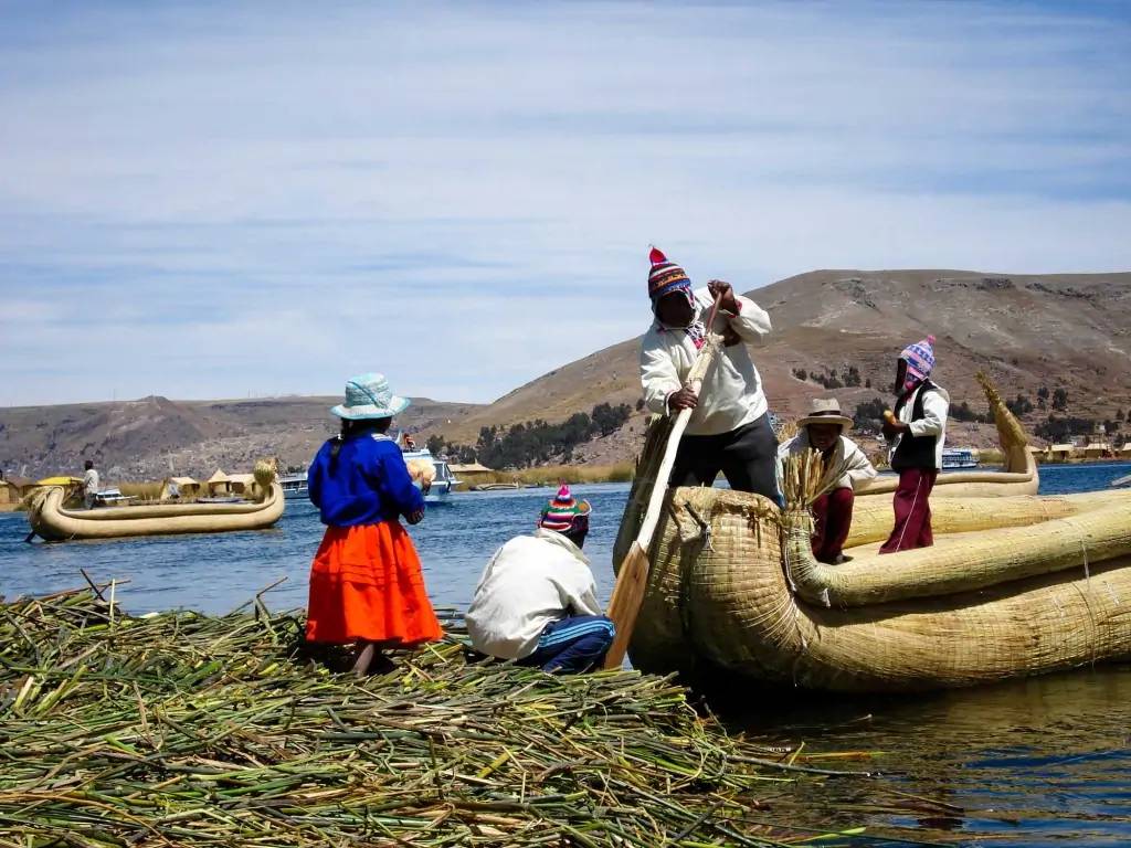 Le lac Titicaca et ses îles flottantes