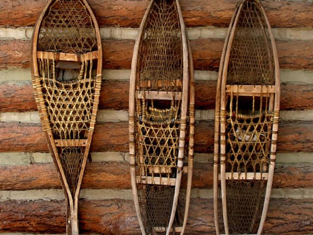 Balade en raquettes traditionnelles en bois