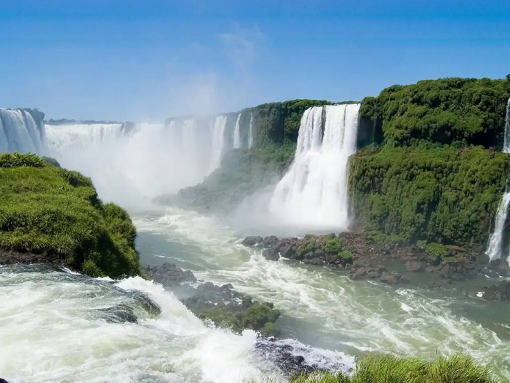 Show unique dans les Chutes d’Iguazu en Argentine