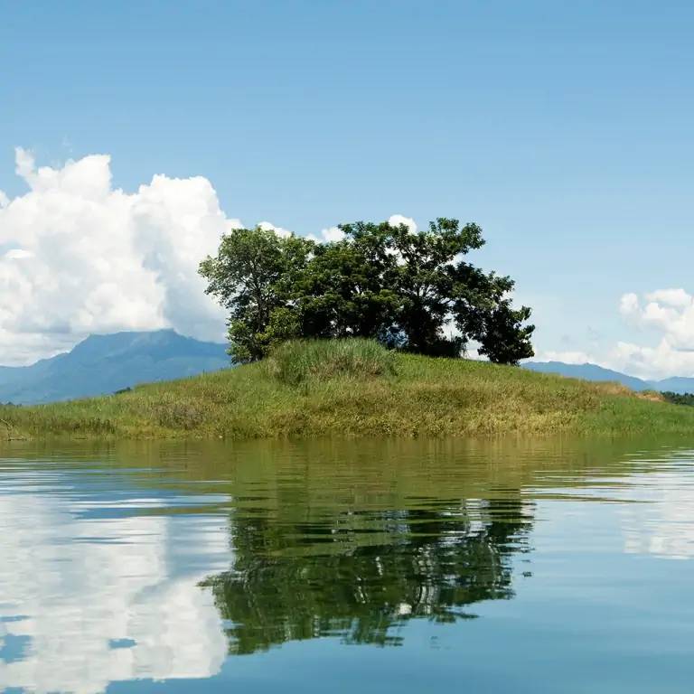 Le lac de Nam Ngum