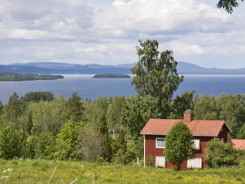 Sur les rives du lac Siljan