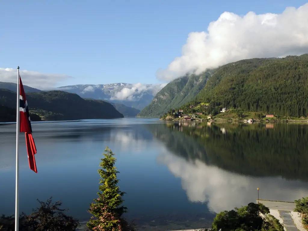 A travers les fjords, vers le plateau de Hardangervidda