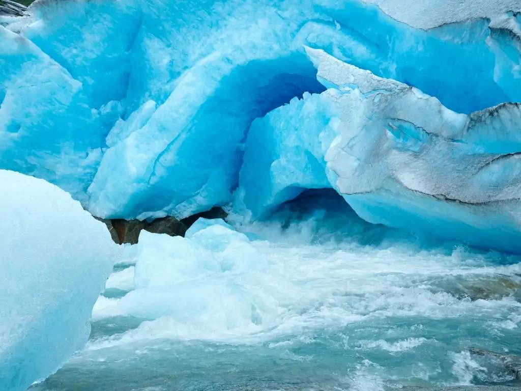 Jostedalsbreen, plus grand glacier d'Europe !