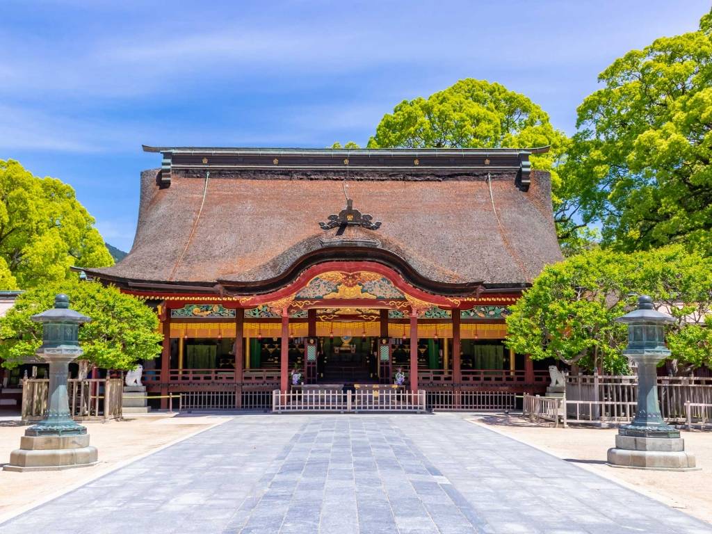 Sanctuaires de Dazaifu et Kamado : mystères et histoire à Fukuoka