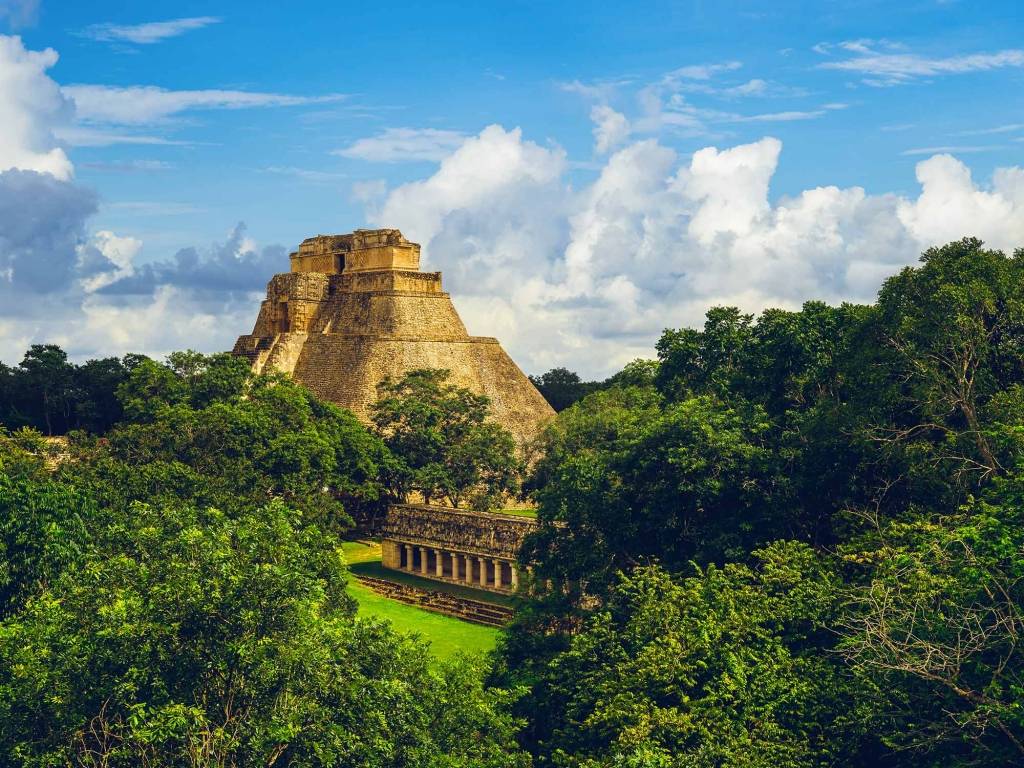 Uxmal, une cité maya dans la jungle 