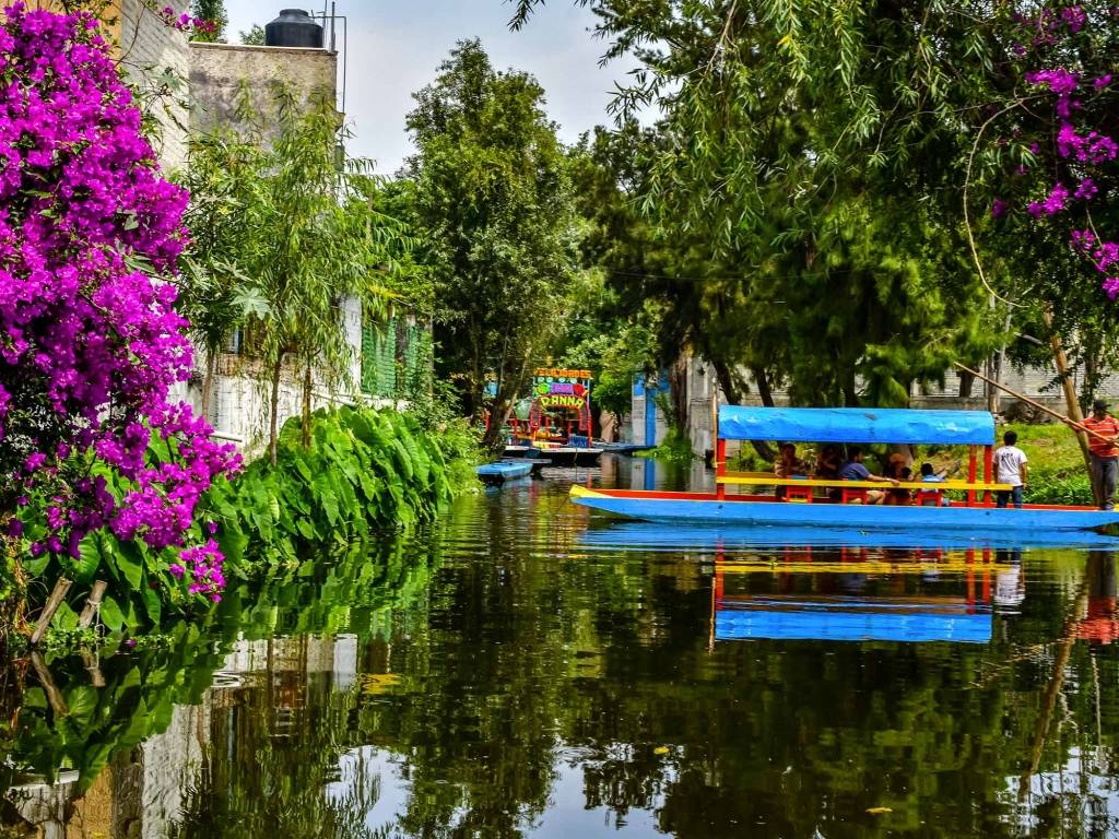 Sur les jardins flottants de Xochimilco