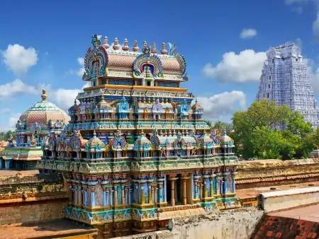 Temples hauts en couleur de Madurai 