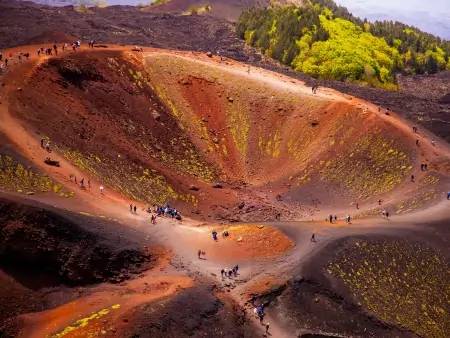 Ascension de l’Etna : à pied ou en téléphérique ? 