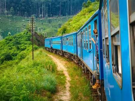 De Kandy à Nuwara Eliya à bord d’un train mythique…