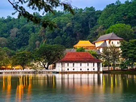 Kandy : tuk-tuk, temples & spectacle de danses
