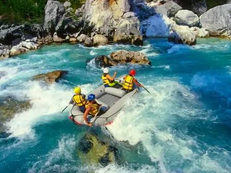 Rafting sur les eaux déchaînées de la rivière Kelani