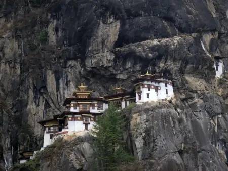 Dzong de Wandgue Pohrang et Dzong de Paro Rinpung