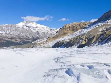 Le plus grand champ de glace des Rocheuses canadiennes