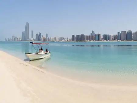 En route pour la plage et l’étonnante Abu Dhabi